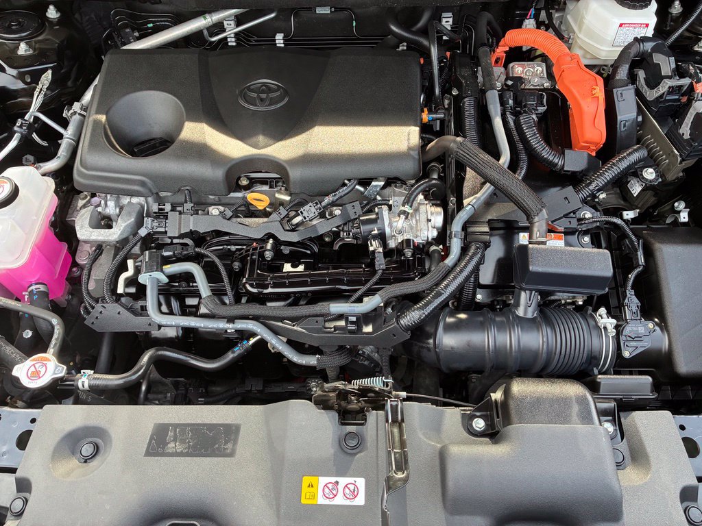 Used 2023 Toyota RAV4 LE AWD/4WD image 29