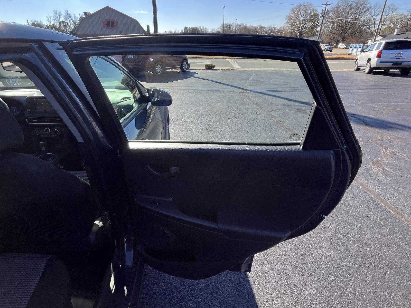 Used 2019 Hyundai Kona SE image 16