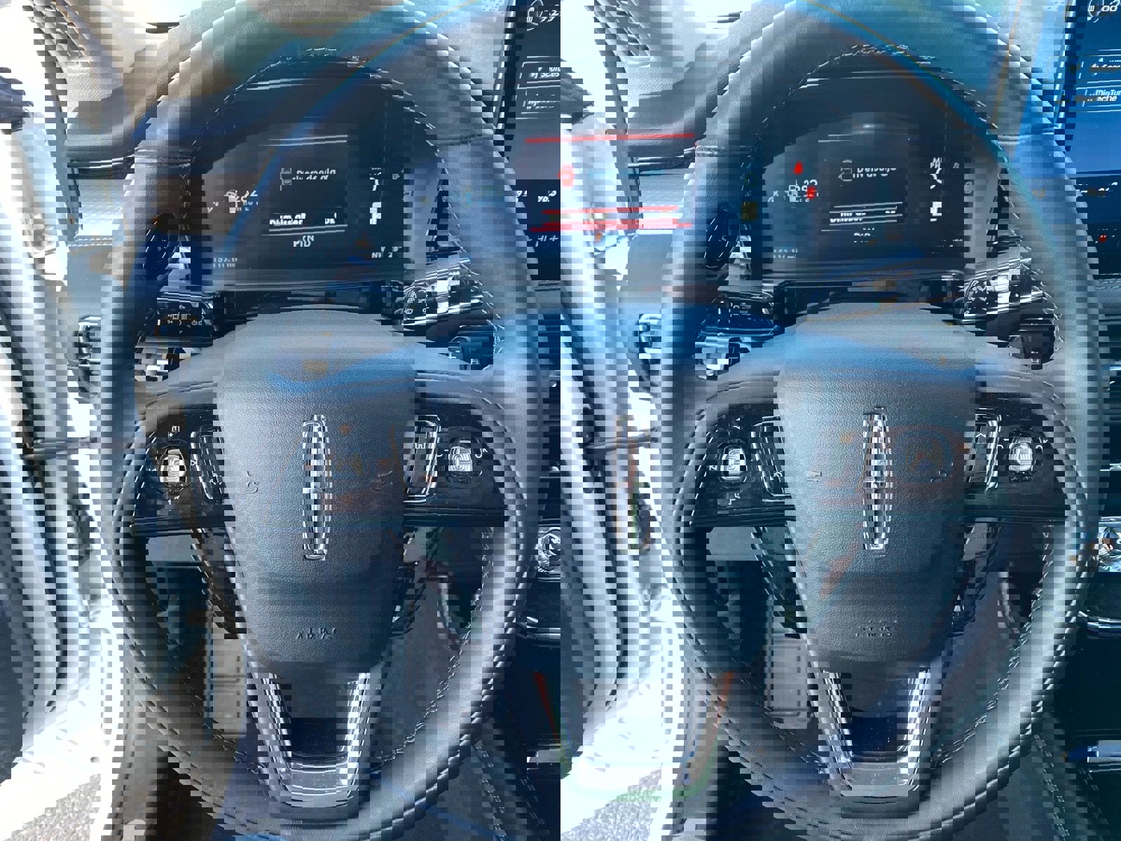 Used 2025 Lincoln Corsair Reserve image 10