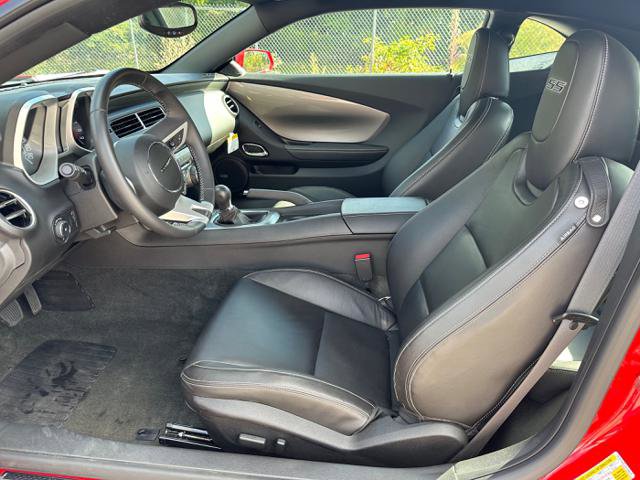 Used 2010 Chevrolet Camaro SS w/ White Stripe Package image 18