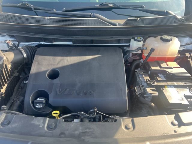 Used 2022 Chevrolet Traverse LT image 35