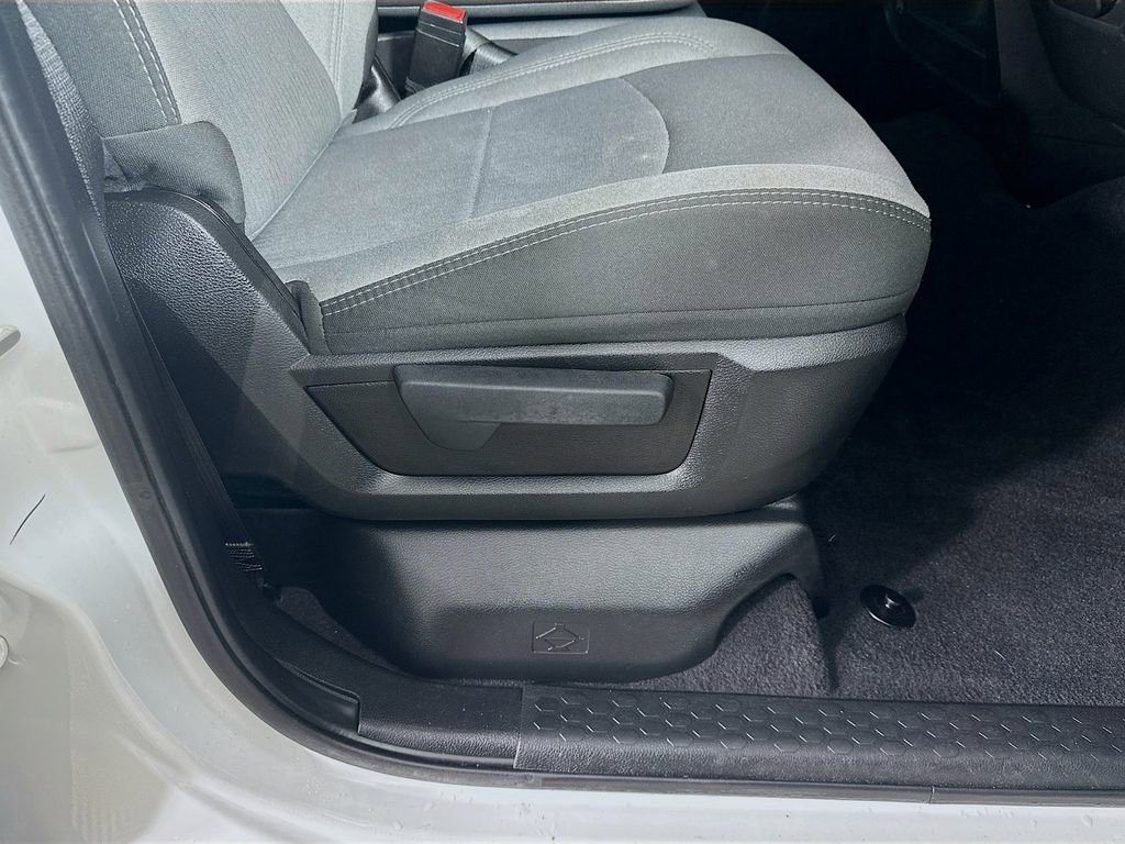 Used 2024 RAM 3500 Big Horn image 24