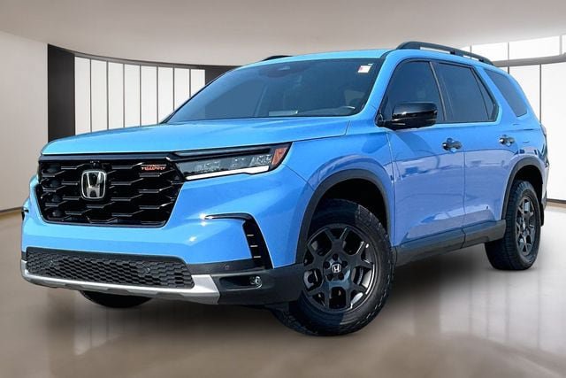 Used 2025 Honda Pilot TrailSport