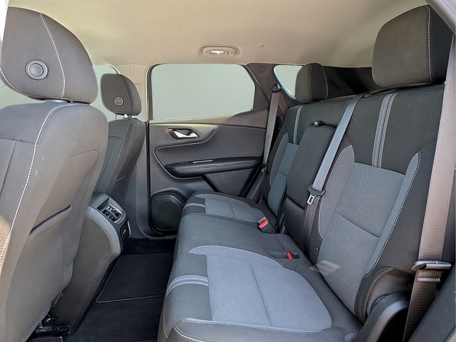 Used 2025 Chevrolet Blazer LT FWD image 13