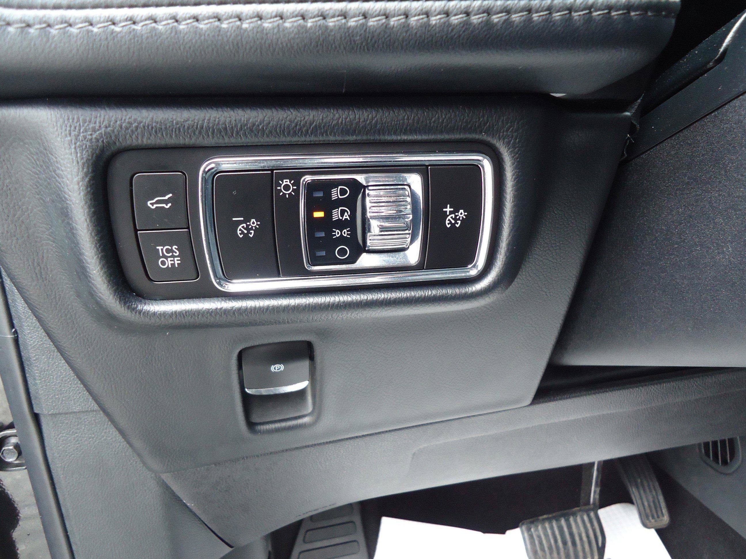 Used 2023 Lincoln Nautilus Reserve w/ Class II Trailer Tow Package AWD/4WD image 14