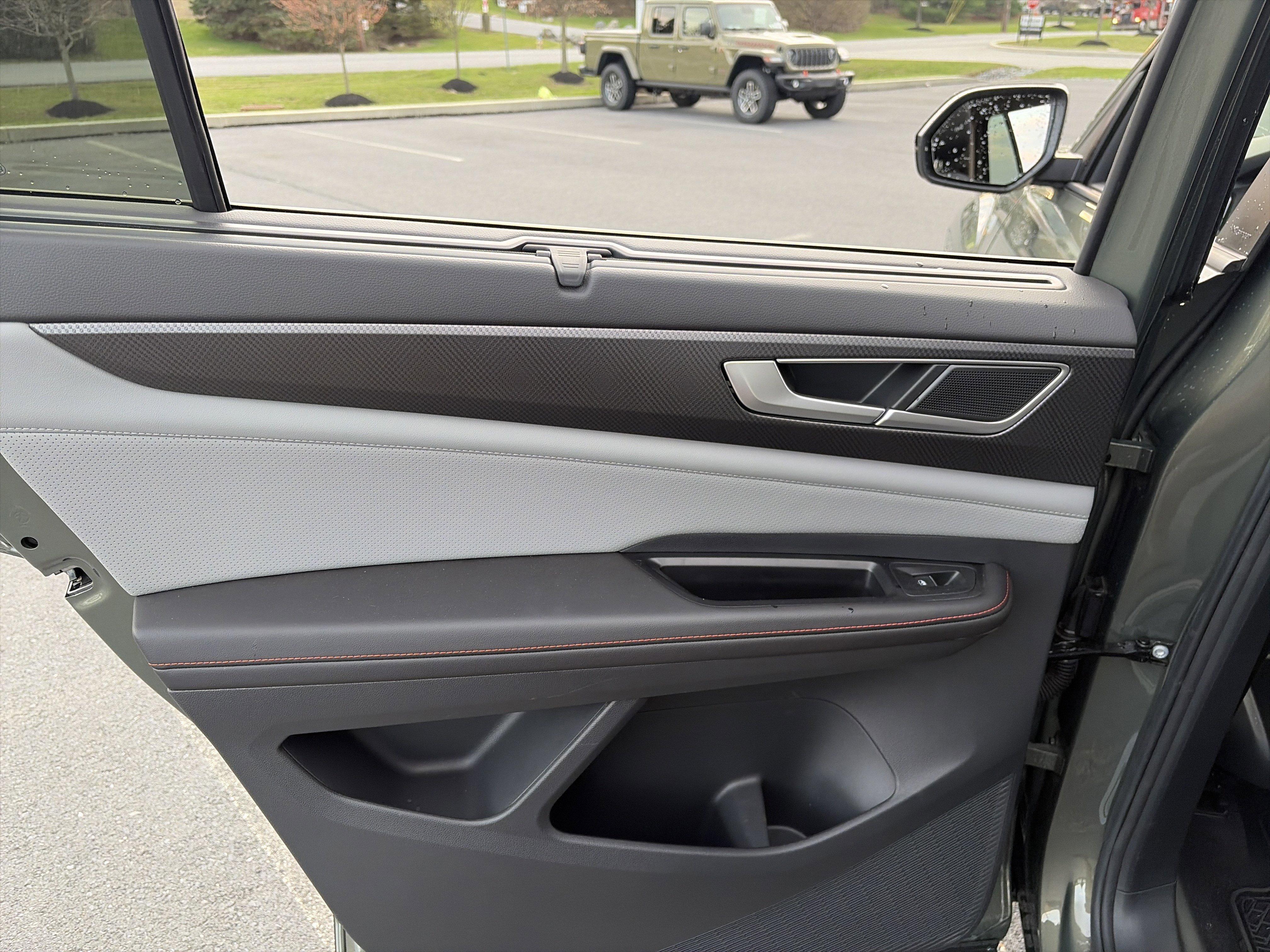 Used 2024 Volkswagen Atlas Peak Edition SE image 23