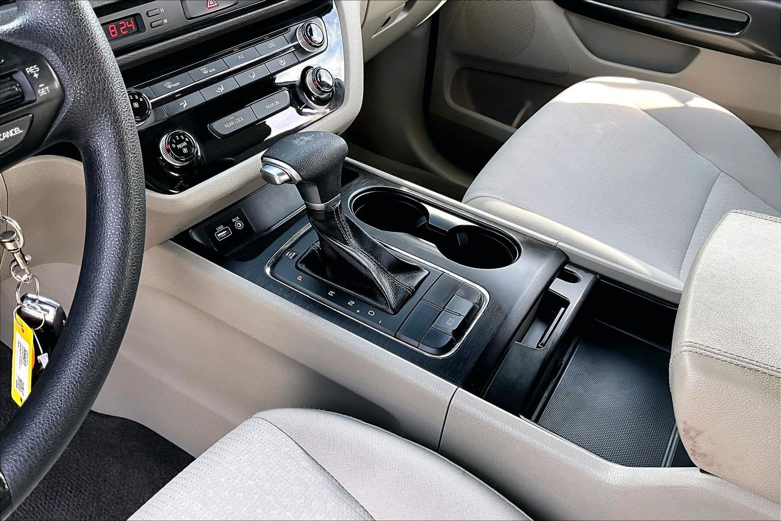 Used 2018 Kia Sedona L FWD image 13