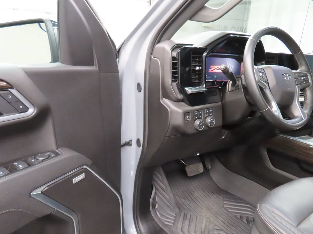 Used 2025 Chevrolet Silverado 1500 RST AWD/4WD image 60