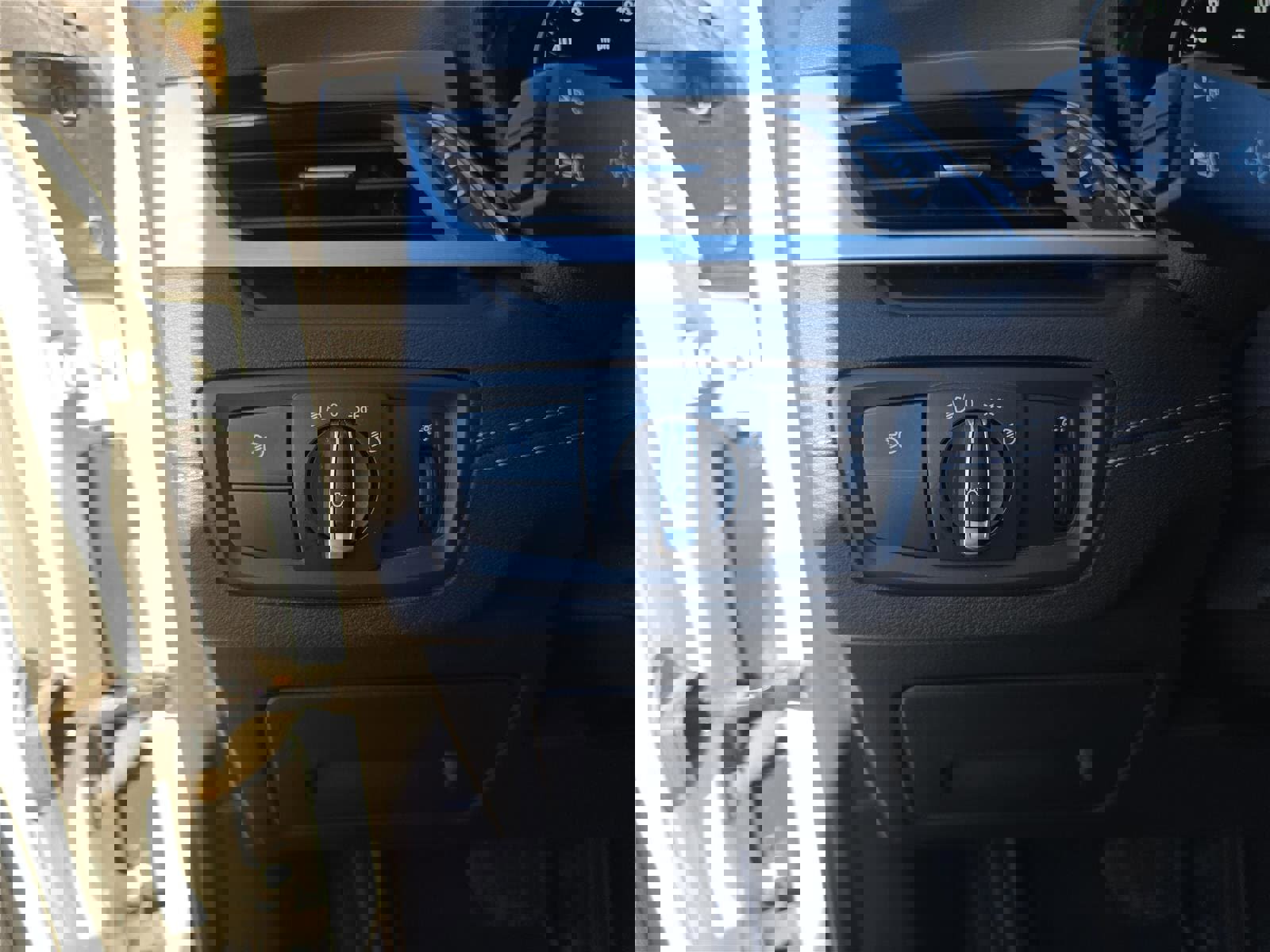 Used 2022 BMW X2 sDrive28i w/ Convenience Package image 35