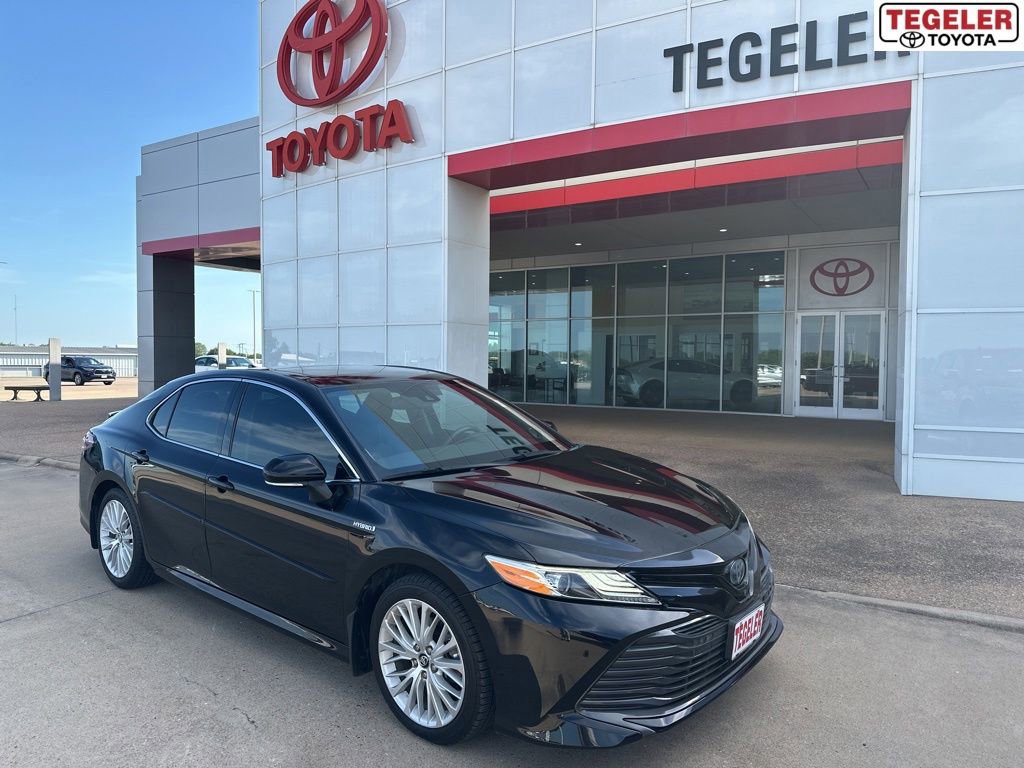 Used 2019 Toyota Camry XLE w/ Driver Assist Package FWD image 1