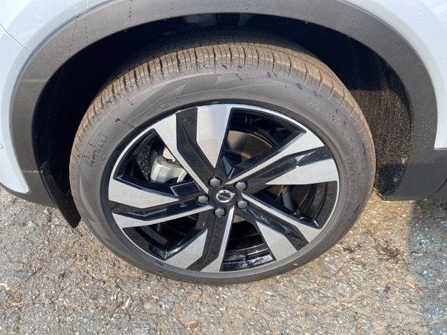 New 2026 Volvo XC40 B5 Ultra w/ Climate Package image 9