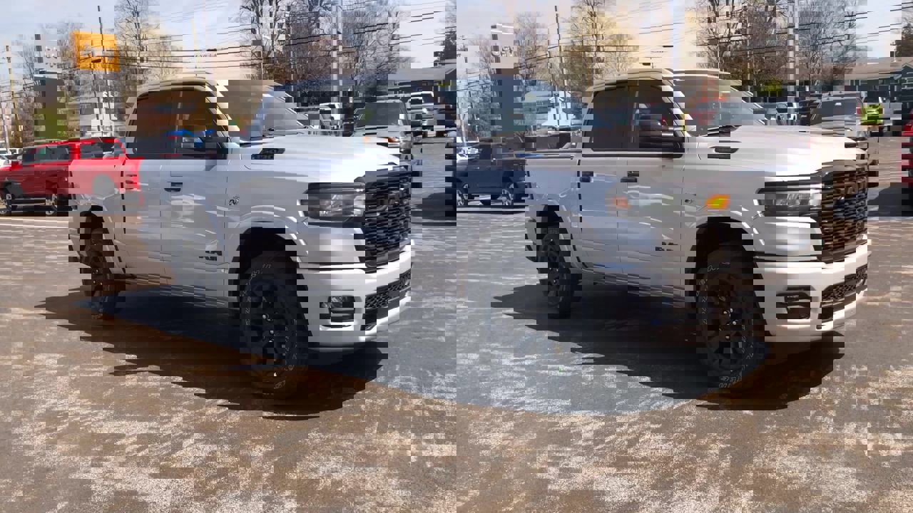 New 2026 RAM 1500 4x4 Crew Cab image 2