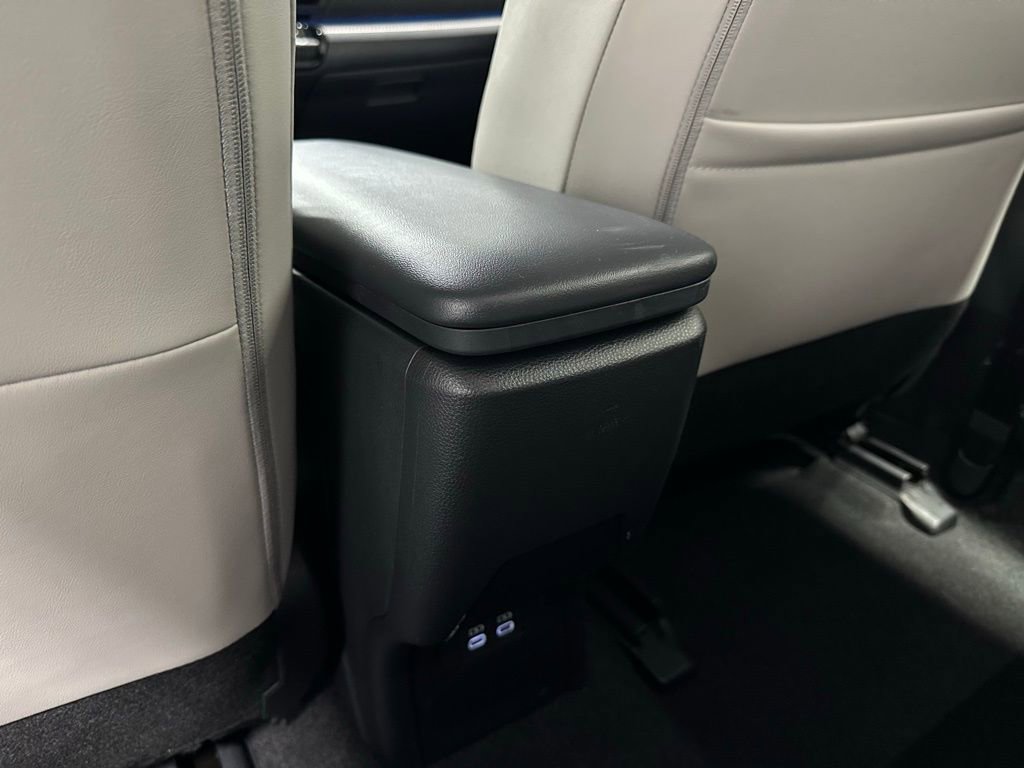 Used 2025 Toyota Prius XLE image 48