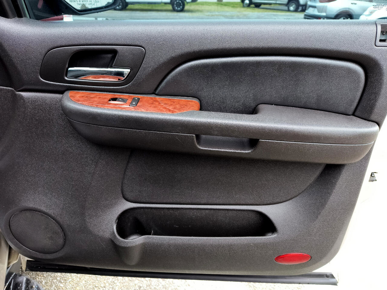 Used 2008 Chevrolet Avalanche LT RWD image 24