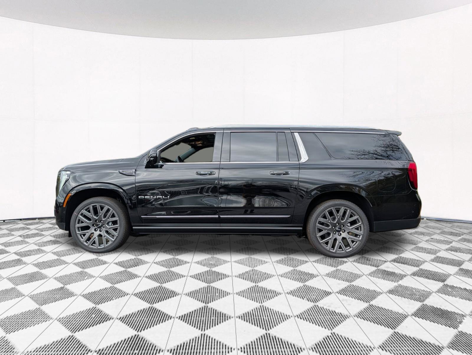 New 2026 GMC Yukon XL Denali Ultimate w/ LPO, Floor Liner Package AWD/4WD image 24