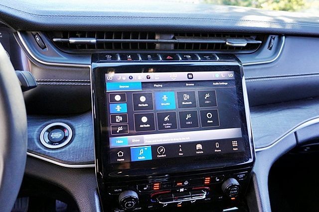 Used 2023 Jeep Grand Cherokee Limited w/ Trailer Tow Prep Group (B) image 25