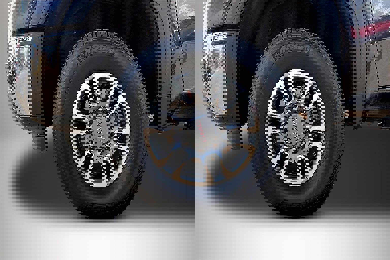 Used 2024 GMC Sierra 2500 SLT w/ SLT Premium Package image 34