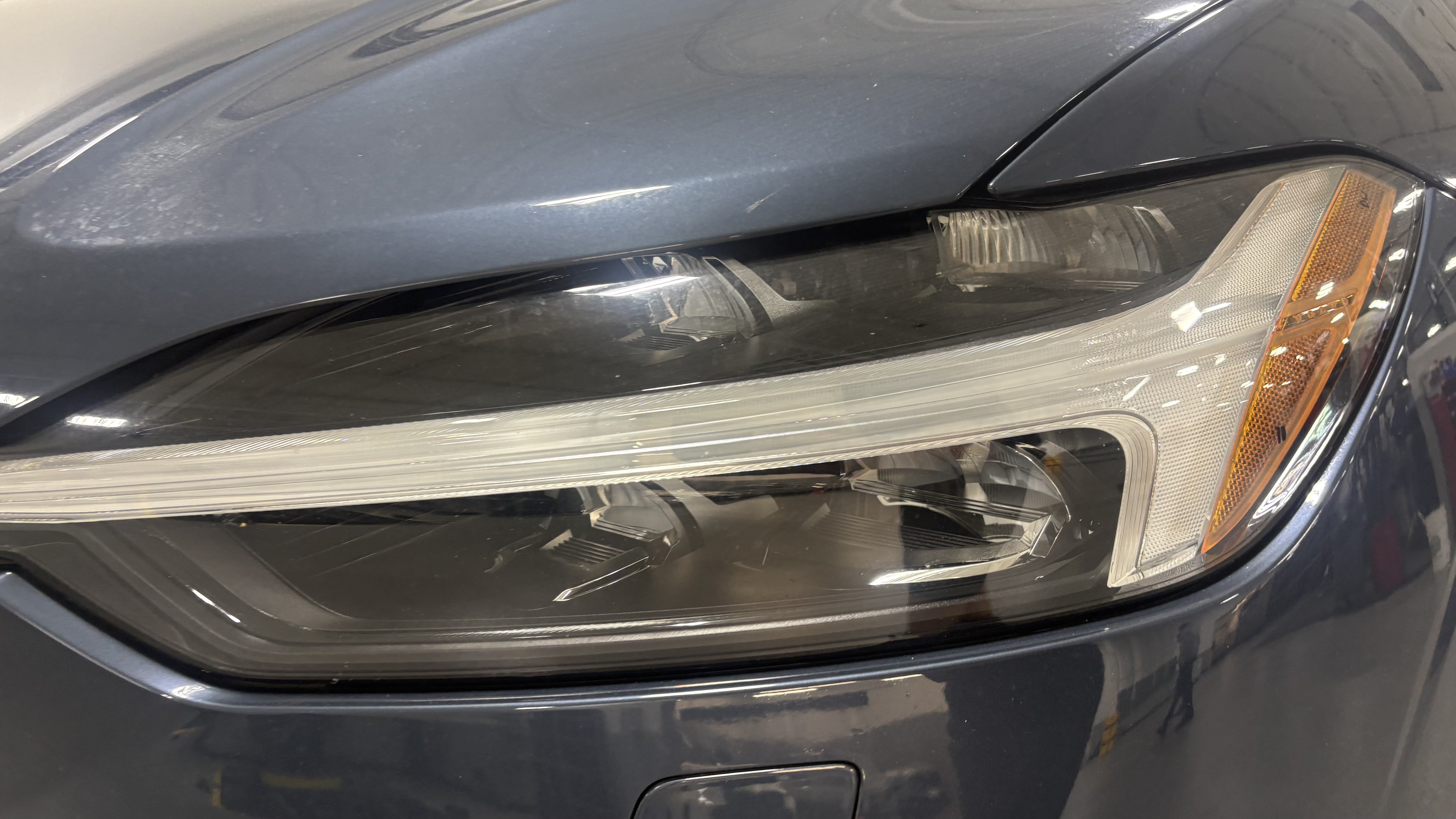Used 2024 Volvo XC60 B5 Plus AWD/4WD image 11