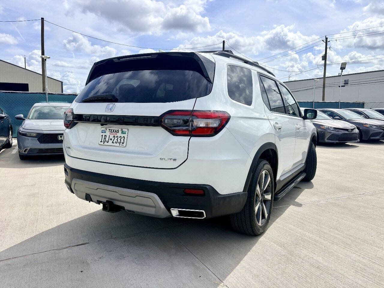 Used 2024 Honda Pilot Elite image 5