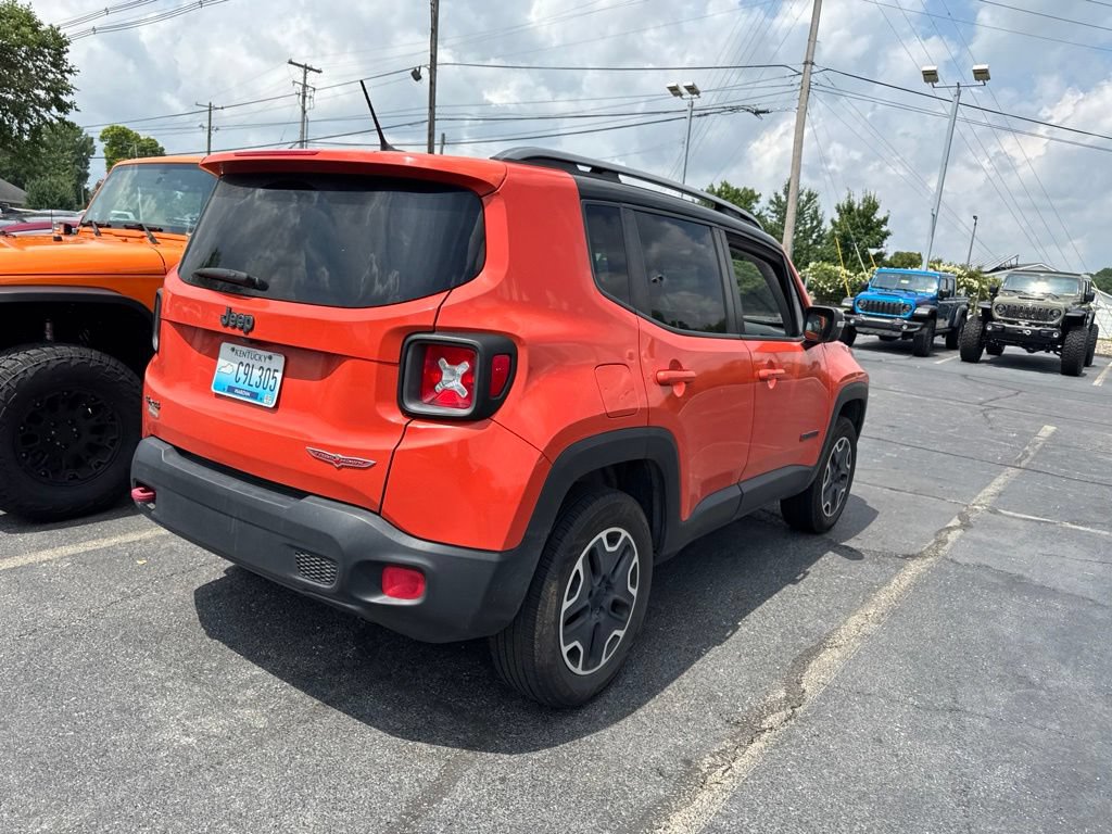 Used 2015 Jeep Renegade Trailhawk w/ Popular Equipment Group AWD/4WD image 16