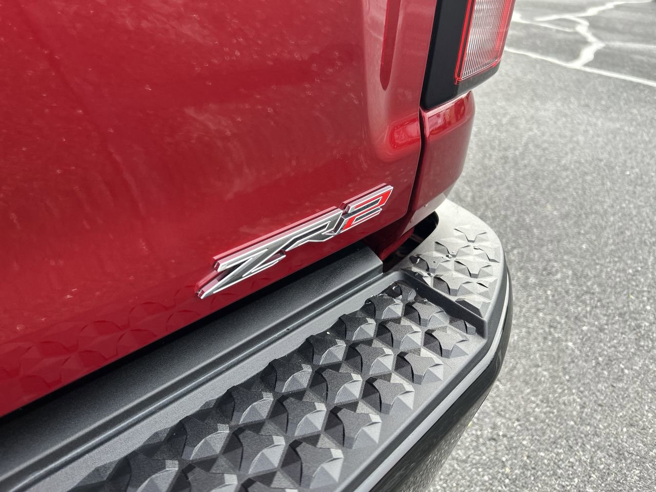 Used 2024 Chevrolet Colorado ZR2 w/ ZR2 Convenience Package III AWD/4WD image 12