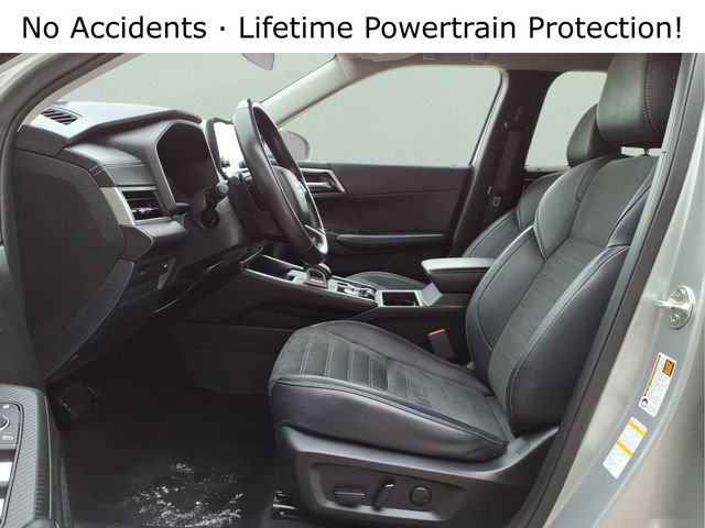 Used 2024 Mitsubishi Outlander SE image 13