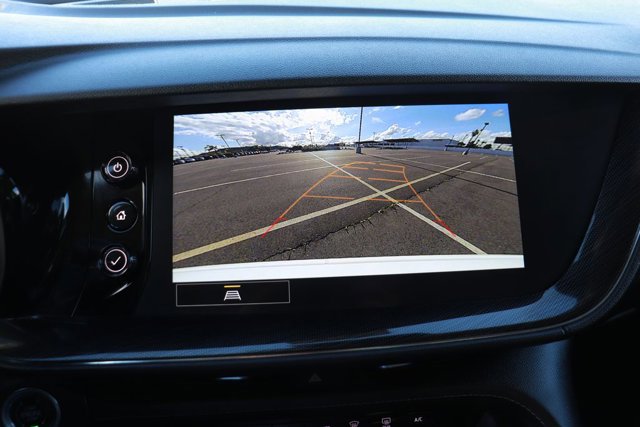 Used 2023 Buick Envision Essence image 28