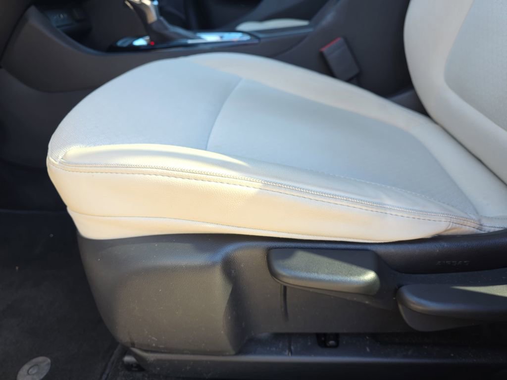 Certified 2023 Buick Encore GX Preferred FWD image 30