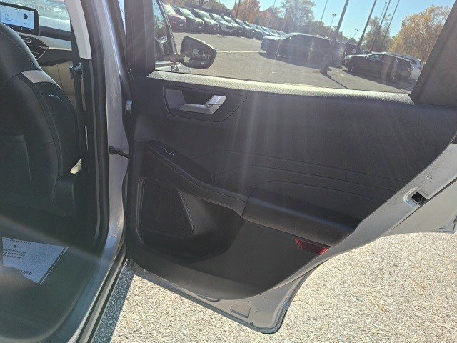 Used 2022 Ford Escape SEL image 15