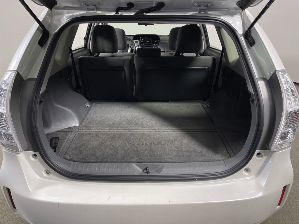 Used 2014 Toyota Prius V Two image 11