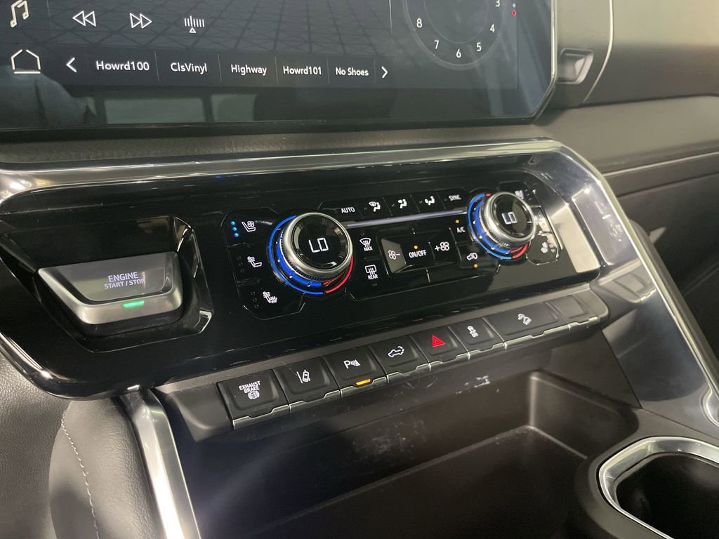 Used 2025 GMC Sierra 3500 Denali w/ Denali Reserve Package image 17