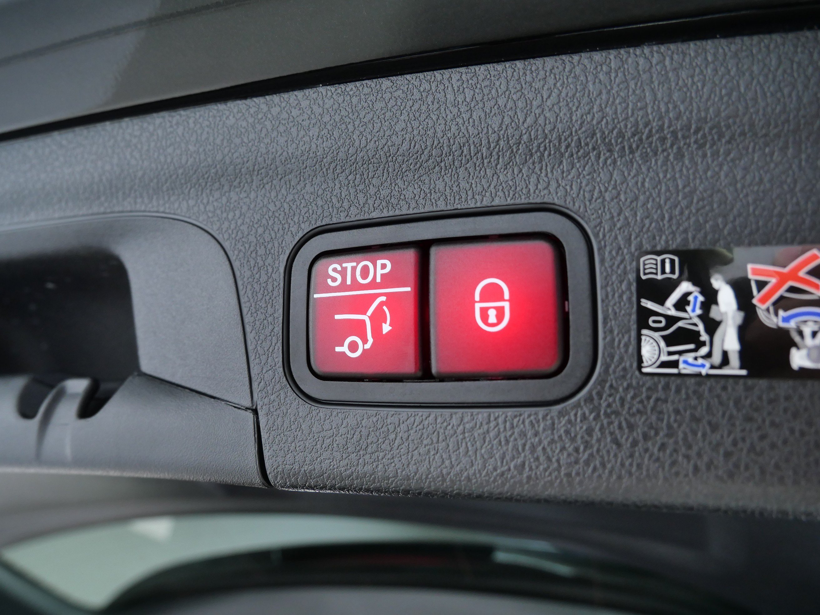 Certified 2026 Mercedes-Benz GLE 450e 4MATIC image 8