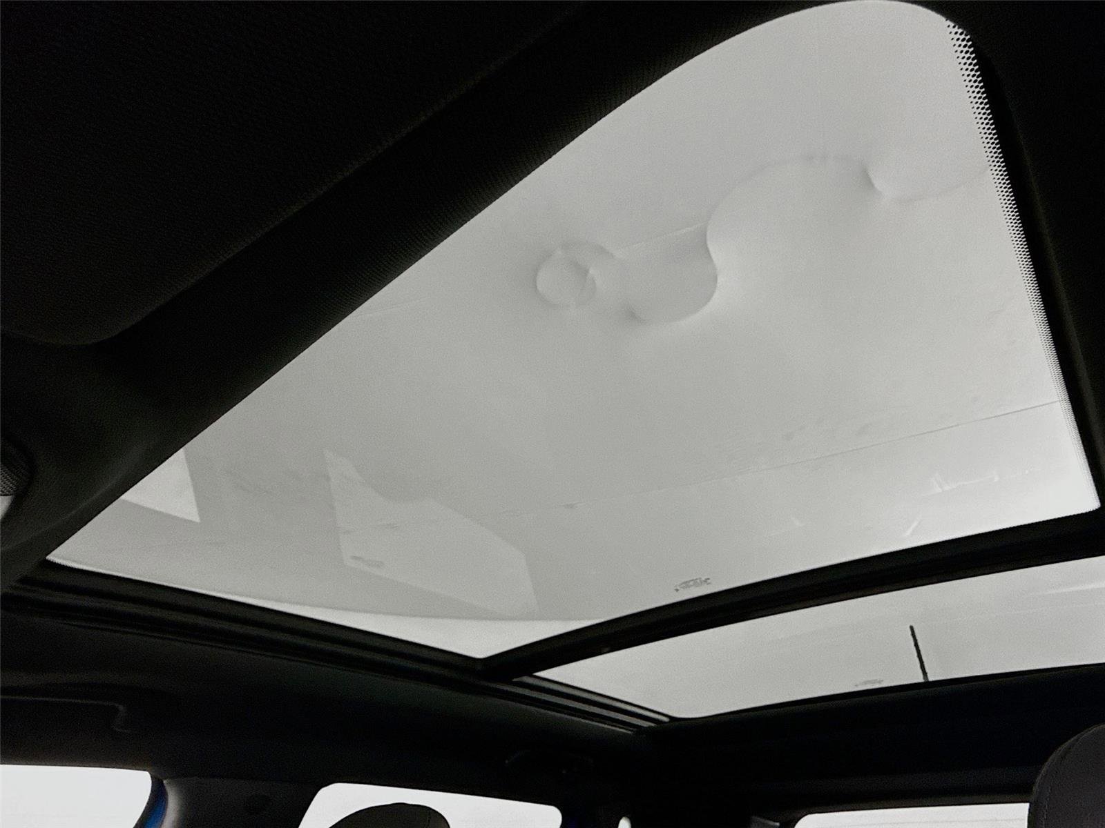 Used 2023 Jeep Compass Latitude w/ Sun and Sound Group image 17