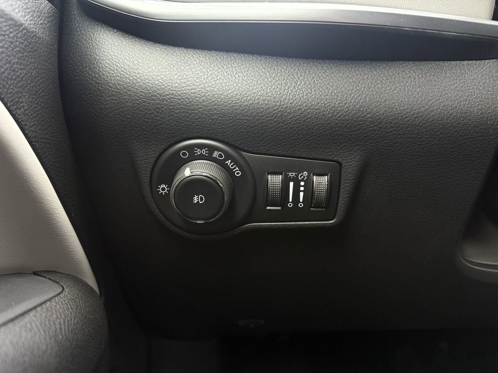 New 2026 Jeep Compass Limited w/ Sun, Sound & Navigation Group image 15