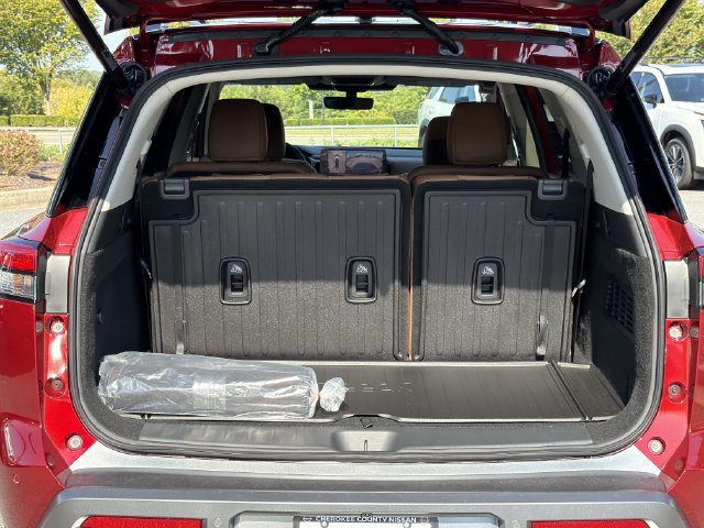 New 2026 Nissan Pathfinder Platinum AWD/4WD image 21