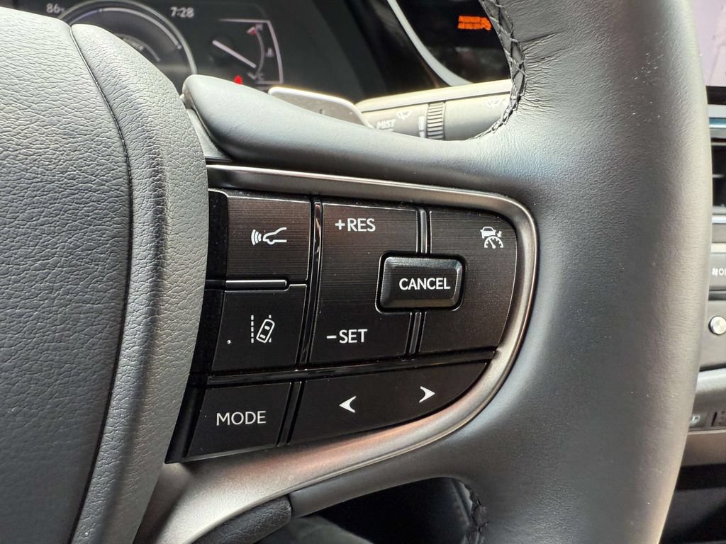 Used 2025 Lexus ES 300h Ultra Luxury w/ Accessory Package (Z2) FWD image 21