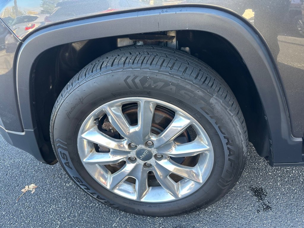 Used 2015 Jeep Cherokee Limited image 16