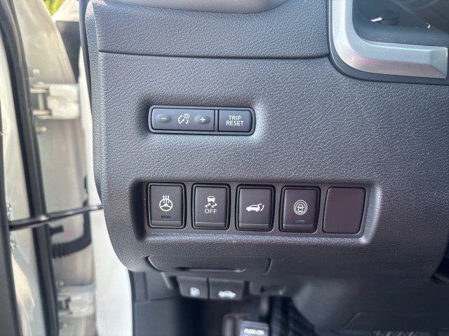 Used 2023 Nissan Murano SL FWD image 16