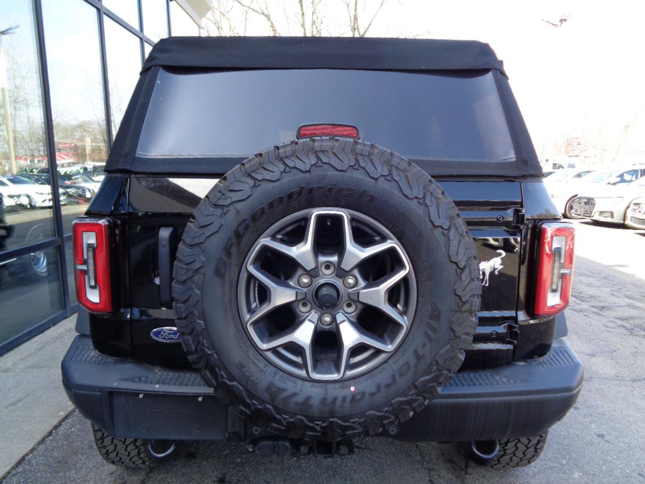 Used 2023 Ford Bronco Badlands image 6