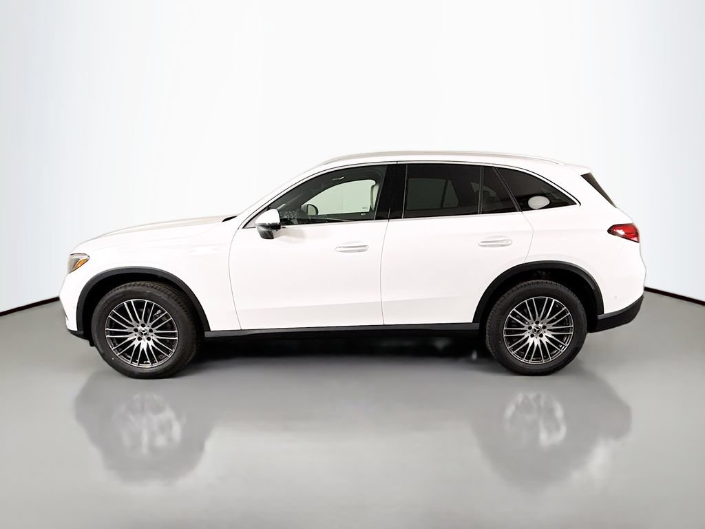 Used 2026 Mercedes-Benz GLC 300 4MATIC image 4