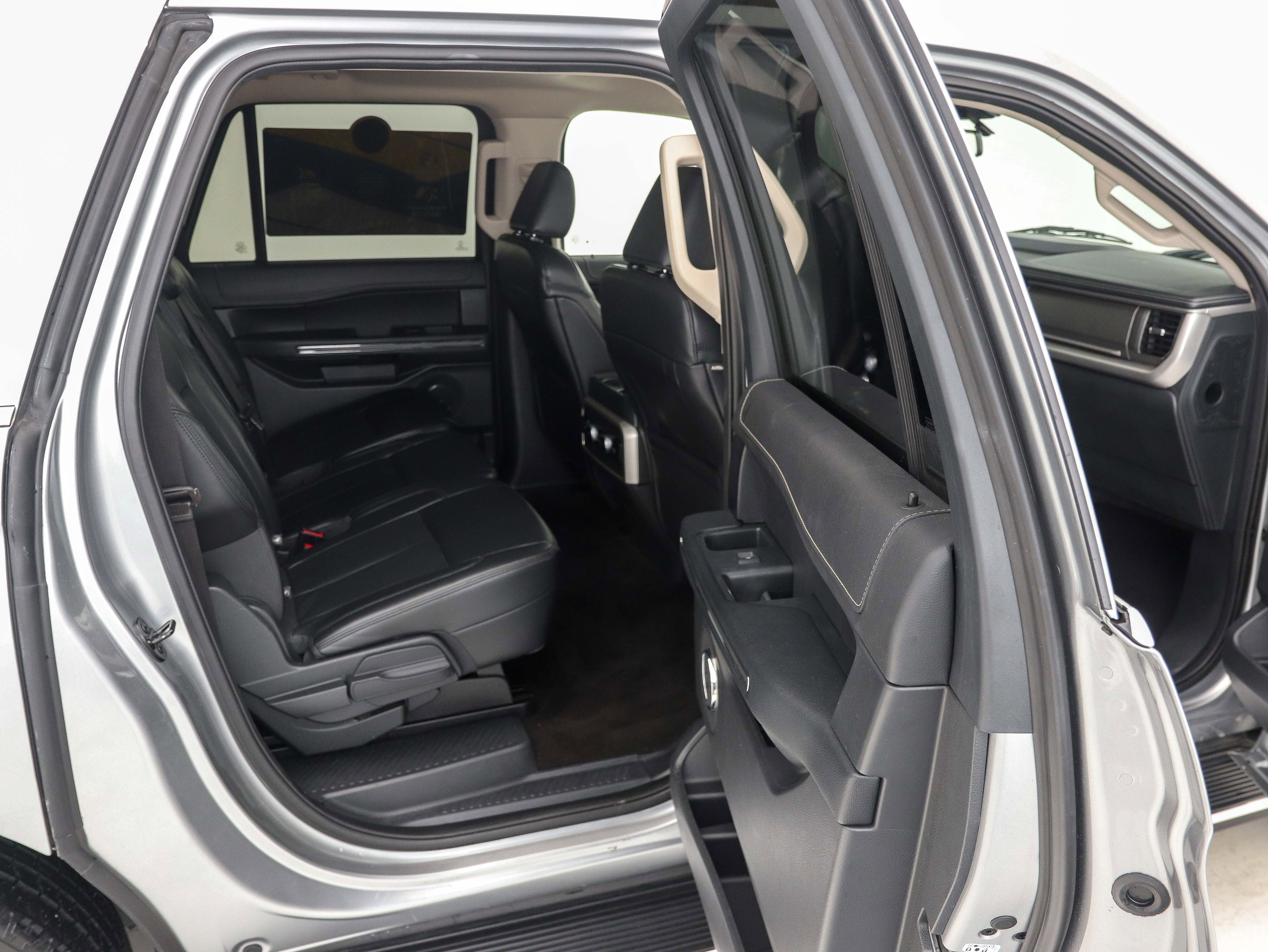 Used 2023 Ford Expedition Max XLT image 14