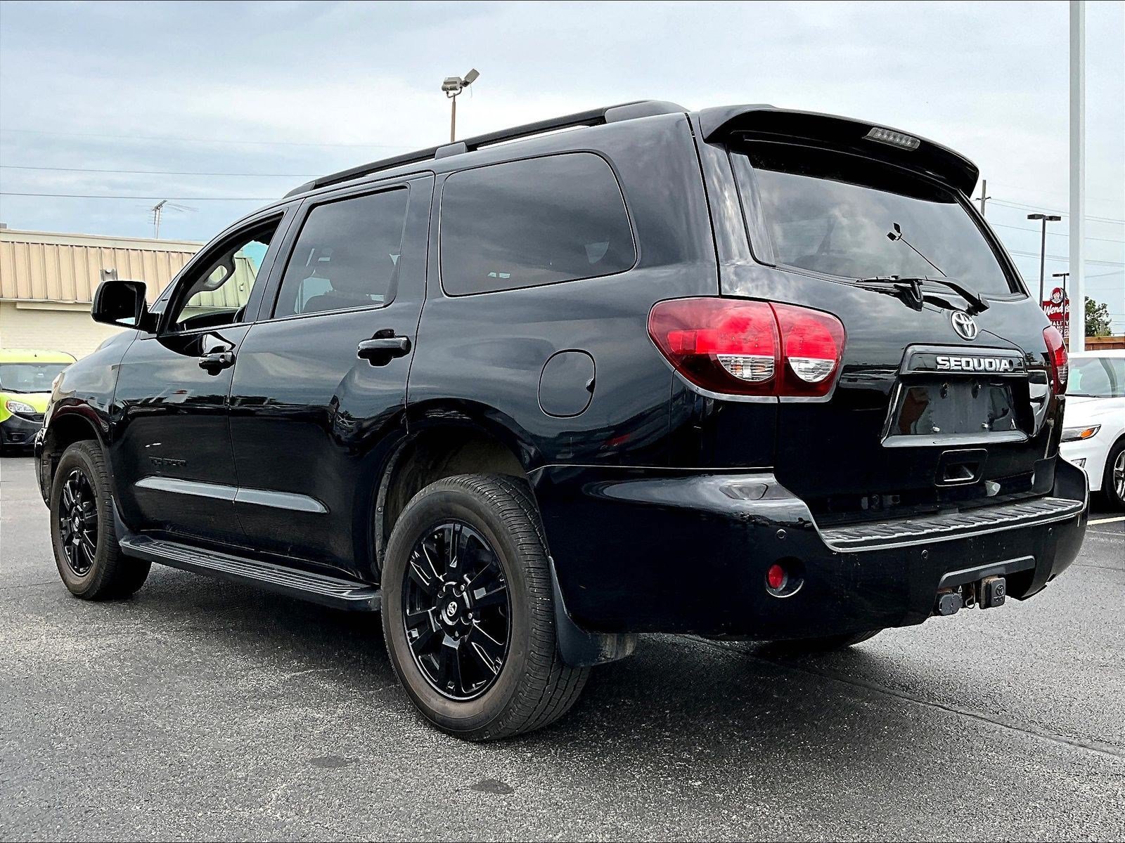 Used 2018 Toyota Sequoia TRD Sport AWD/4WD image 4