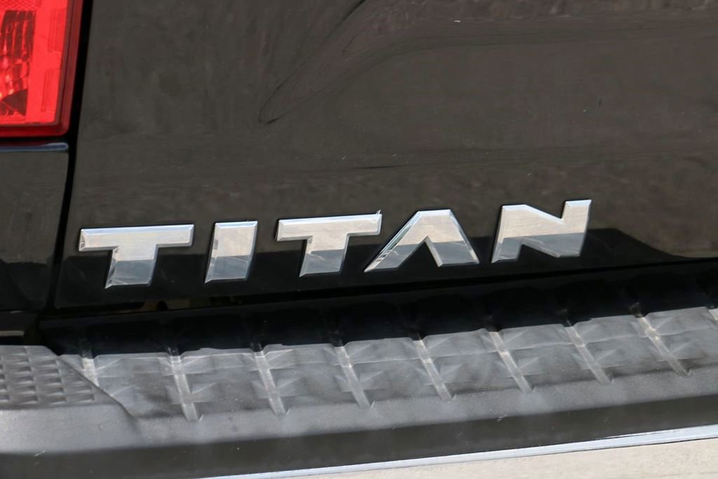Used 2017 Nissan Titan SV RWD image 8