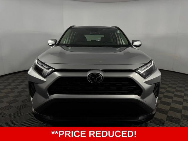 Used 2025 Toyota RAV4 XLE image 2