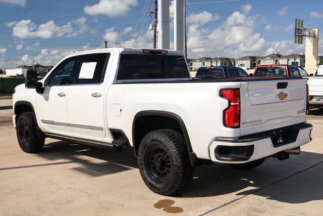 Used 2025 Chevrolet Silverado 2500 High Country w/ High Country Premium Package AWD/4WD image 4