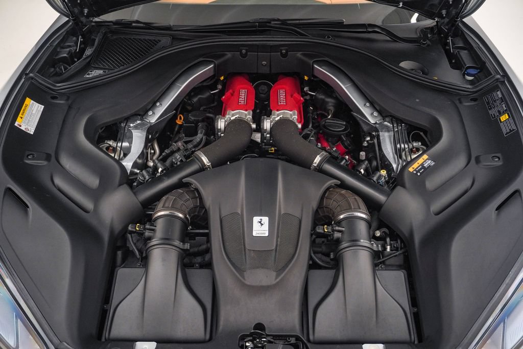 Used 2019 Ferrari Portofino RWD image 37