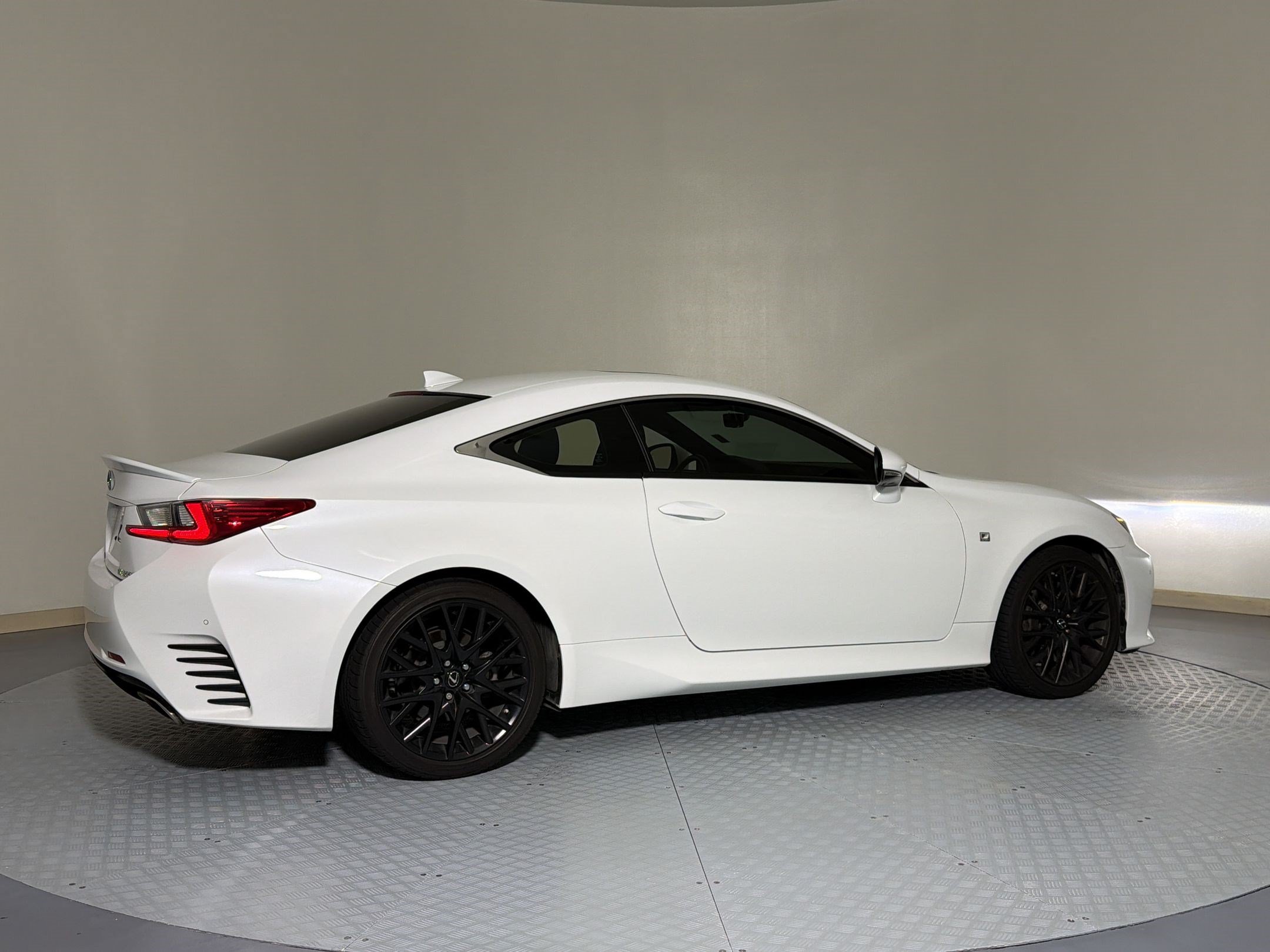 Used 2017 Lexus RC 200t F Sport RWD image 8