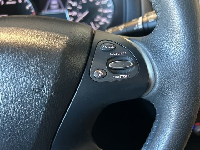 Used 2016 Nissan Pathfinder Platinum image 16