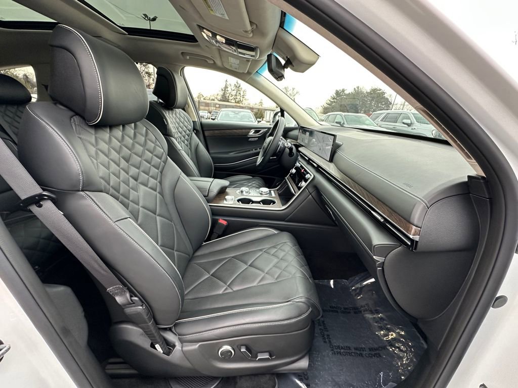 Used 2025 Genesis GV80 3.5T Prestige image 29