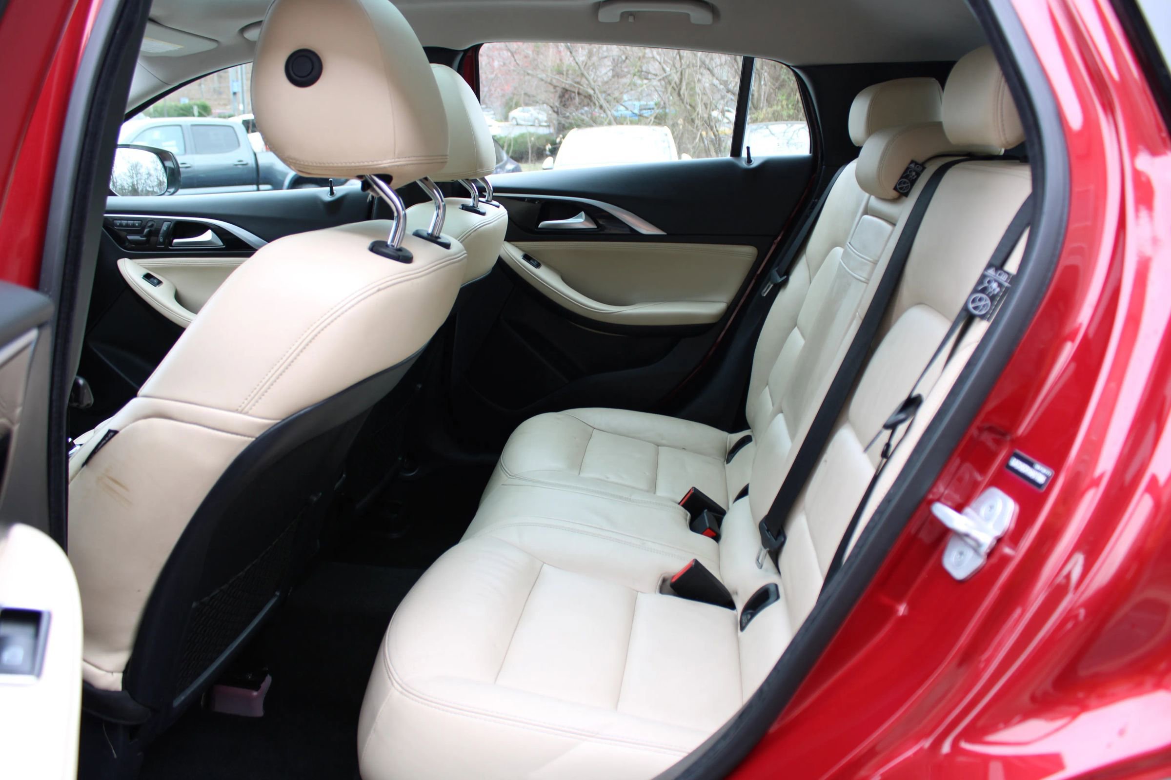 Used 2017 INFINITI QX30 Premium w/ Navigation Package image 20